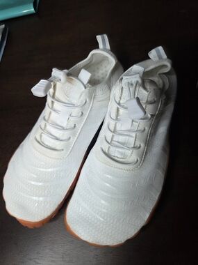 Unisex White Barefoot Shoes Wide Toe Box Minimalist Running Water Womens 10.5